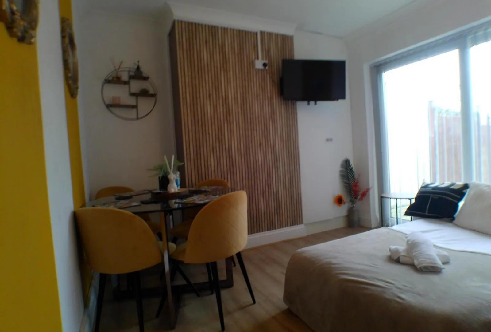 Contemporary Expansive Lower Apartment Birmingham United Kingdom